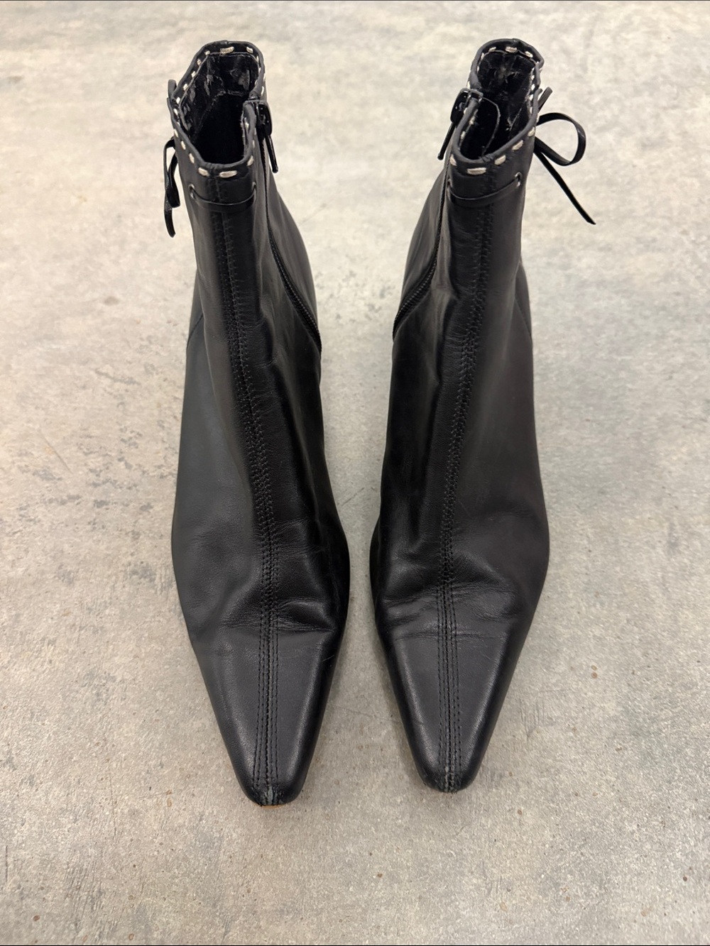 Isaac Mizrahi Vintage Y2K Black Pointed Toe Ankle Booties